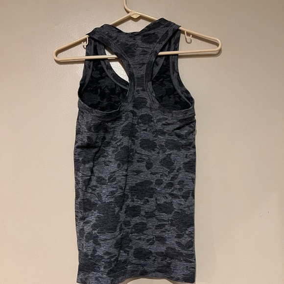 Athleta Momentum Seamless Racer Tank Camo Grey Size XS - Picture 3 of 4